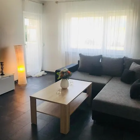 Komfortable, Neu Eingerichtete Ferienwohnung Nahe Messe Frie Lägenhet