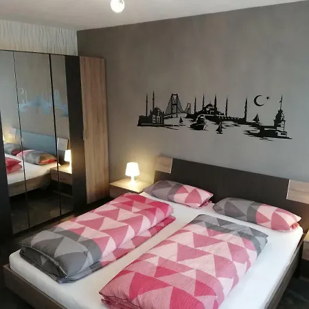 Lägenhet Komfortable, Neu Eingerichtete Ferienwohnung Nahe Messe Frie *